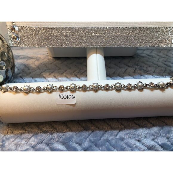 Silver and White Pearl Bracelet - Picture 8 of 10